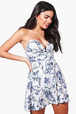 Boohoo Amber Porcelian Print Bandeau Twist Skater Dress