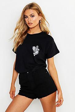 Boohoo Lips Rose Pocket Print T-shirt