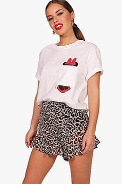 Boohoo Petite Beth Minnie Pocket T-shirt