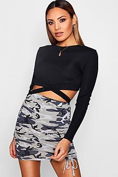 Boohoo Lily Rib Longsleeve Cut Out Crop