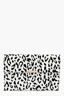 Boohoo Mono Leopard Pu & Bar Clutch