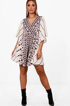 Boohoo Plus Olivia Kimono Sleeve Woven Skater Dress