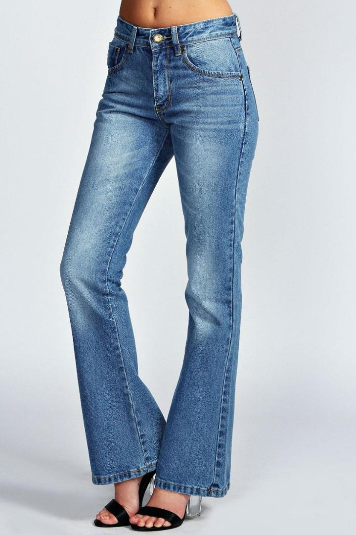 Boohoo Daisy High Rise Flared Denim Jeans - Blue