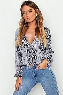 Boohoo Snake Plunge Woven Crop