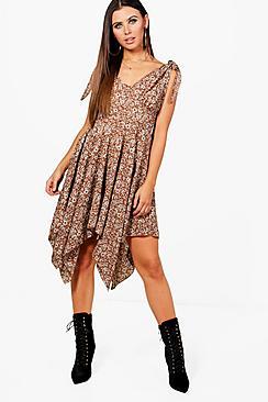 Boohoo Petite Rosie Hanky Hem Floral Midi Dress