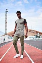 Boohoo Longline Muscle Fit T Shirt With Man Logo