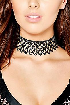 Boohoo Plus Lara Wide Lace Choker