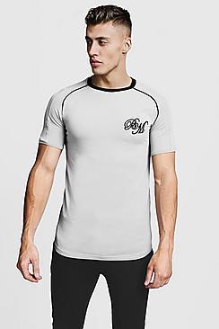 Boohoo Muscle Fit Raglan Bm Curved Hem Tee With Piping