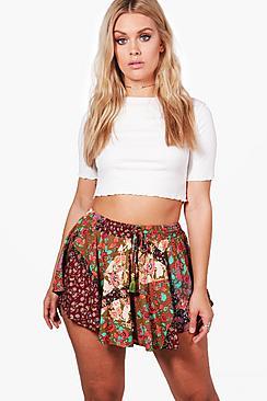 Boohoo Plus Saskia Printed Tassel Trim Short