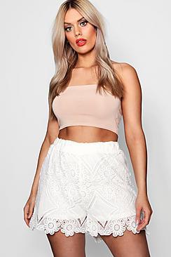 Boohoo Plus Jessica Crochet Floral Lace Shorts