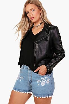 Boohoo Plus Leila Embroidered Tassel Hem Short