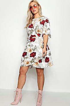 Boohoo Plus Robyn Floral Skater Dress