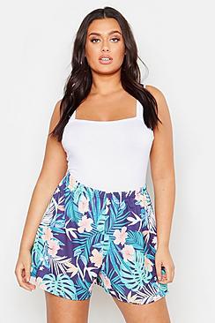 Boohoo Plus Tropical Floral Woven Flippy Short