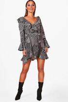 Boohoo Petite Lily Printed Bardot Woven Wrap Dress