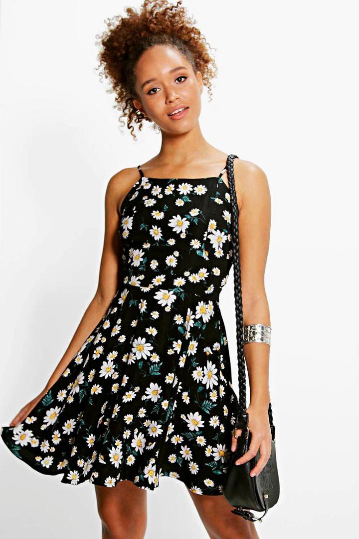 Boohoo Daisy Skater Dress Black