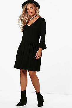 Boohoo Plus Kathy V Neck Skater Dress