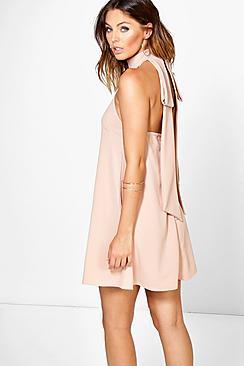 Boohoo Sasha Open Back Detail Shift Dress