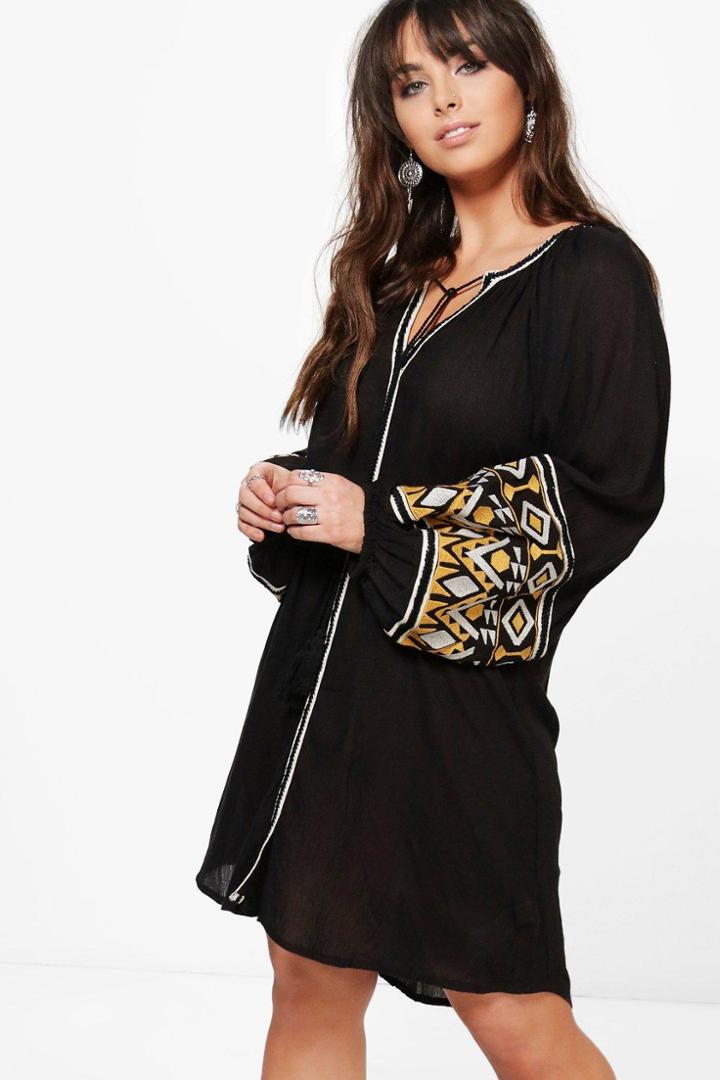 Boohoo Plus Verity Embroidered Smock Dress Black