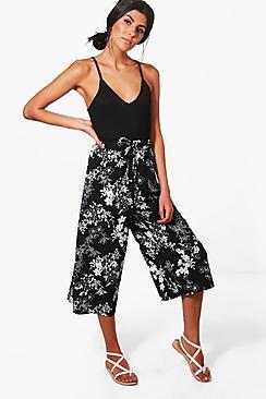 Boohoo Willow Monochrome Floral Wide Leg Culottes