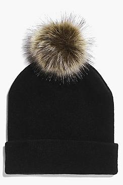 Boohoo Brooke Basic Beanie Detachable Fur Pom