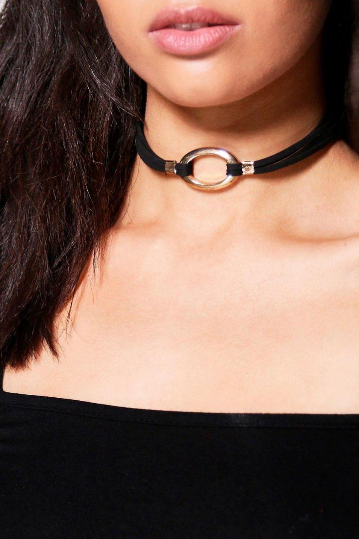 Boohoo Scarlet Circle Pendant Choker Black