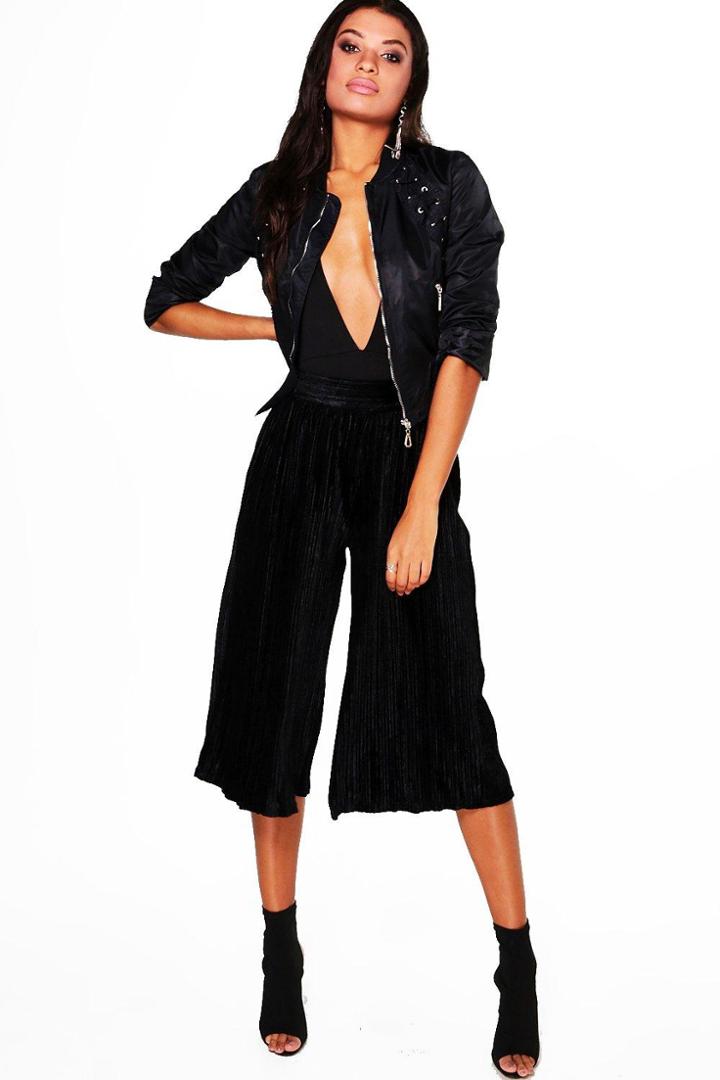 Boohoo Jen Pleated Velvet Culottes Black