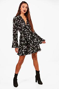 Boohoo Skyla Floral V Neck Flared Sleeve Swing Dress