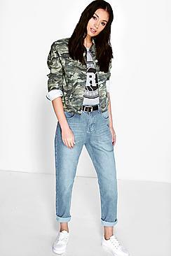 Boohoo Sophie High Waisted Light Wash Mom Jeans