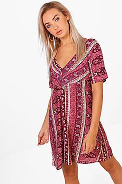 Boohoo Ella V Neck Paisley Shift Dress