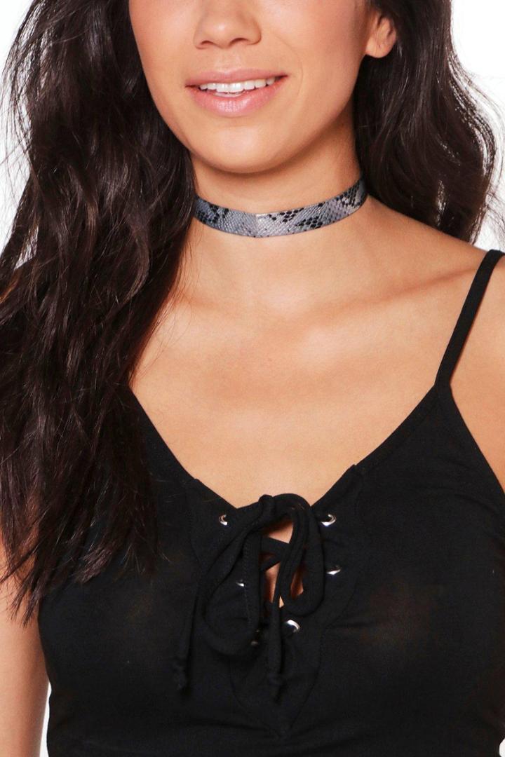 Boohoo Faith Metallic Snake Effect Choker Silver