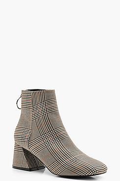 Boohoo Check Low Flare Block Heel Shoe Boots
