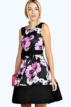 Boohoo Leah Floral Print Low Front Skater Dress