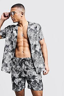 Boohoo Snake Print Short Sleeve Revere Shirt