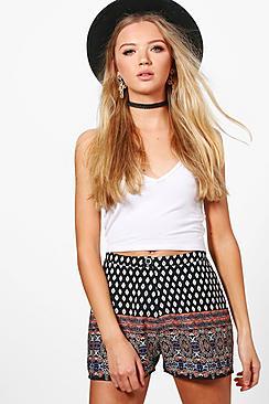 Boohoo Natasha Border Print Shorts