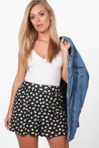 Boohoo Plus Alison Daisy Print Jersey Flippy Shorts Black