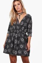 Boohoo Plus Olivia Star Print Neck Tie Skater Dress