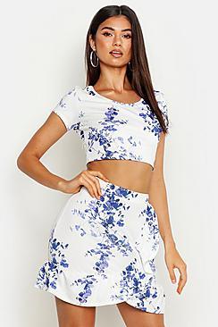 Boohoo Recycled Blue Floral Crop Top