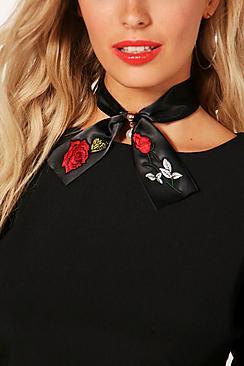 Boohoo Naomi Embroidered Pearl Detail Bow Choker