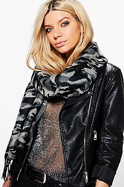 Boohoo Hannah Camo Print Tassel Edge Scarf
