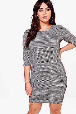 Boohoo Plus Leah 3/4 Sleeve Bodycon Dress