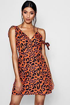 Boohoo Victoria Cold Shoulder Leopard Shift Dress