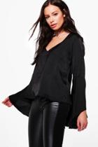 Boohoo Evelyn Plunge Fluted Sleeve Woven Top Black