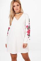 Boohoo Plus Avery Plunge Neck Embroidery Swing Dress