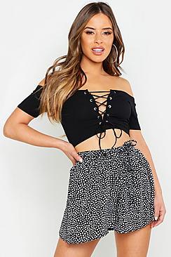 Boohoo Petite Smudge Spot Print Woven Flippy Shorts