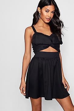 Boohoo Leigh Large Twist Knot Front Skater Dress