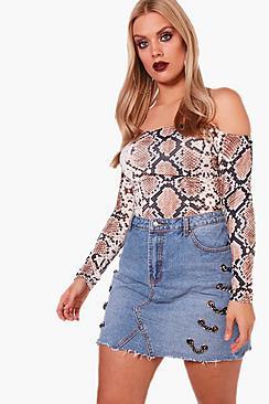 Boohoo Plus Lisa Chain Detail Denim Skirt