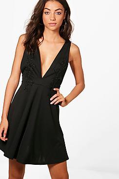 Boohoo Tall Isabel Plunge Applique Dress