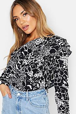 Boohoo Snake Printed Woven Ruffle One Shoulder Top
