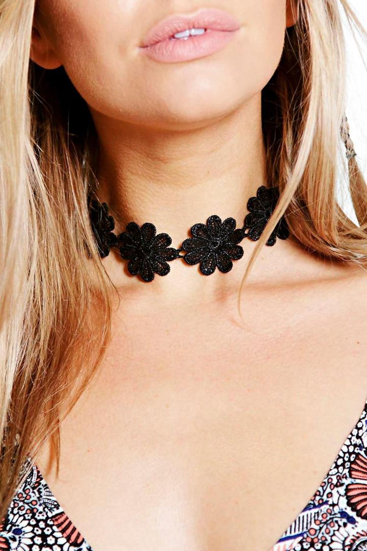 Boohoo Lexi Wide Floral Lace Choker Black