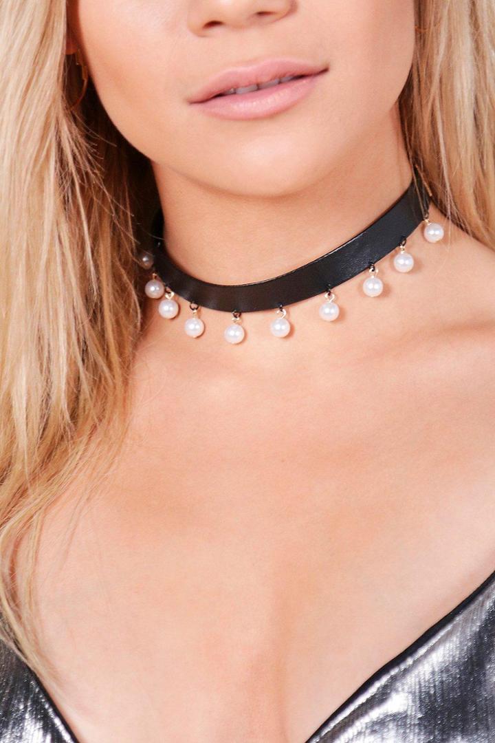 Boohoo Imogen Pearl Choker Black